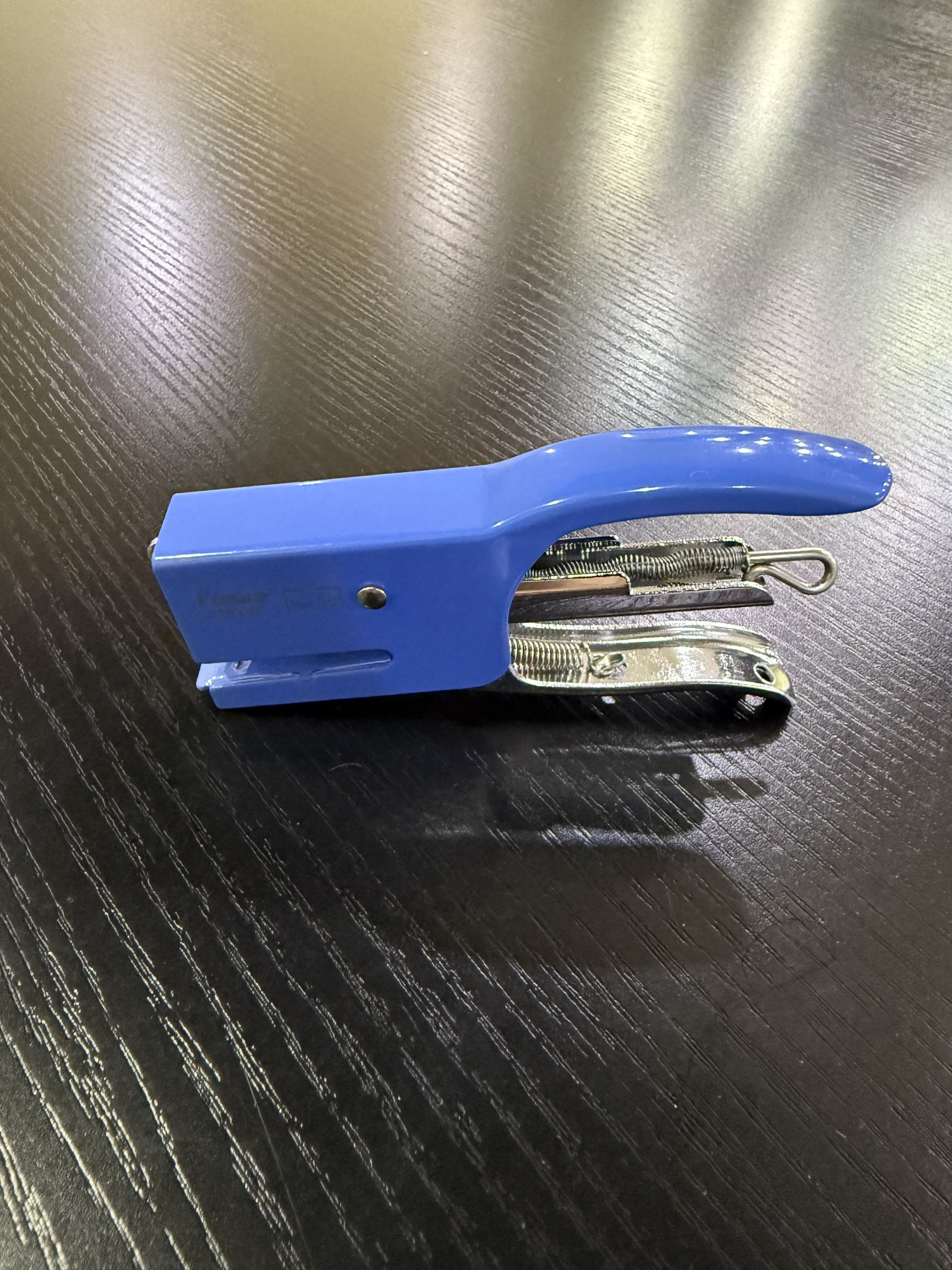 Easy and comfortable to use plier stapler