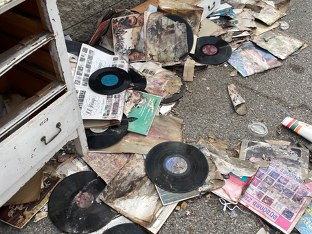 Hand in Unlovable Hand