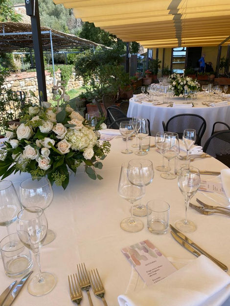 Allestimento del giardino del Ristorante Oso