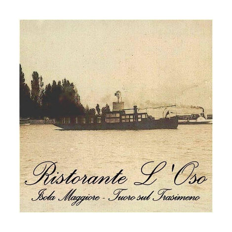 Il battello Oso del Marchese Guielmi solca le acque del Trasimeno