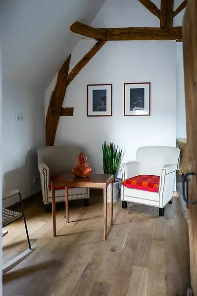 Petit salon dans la chambre