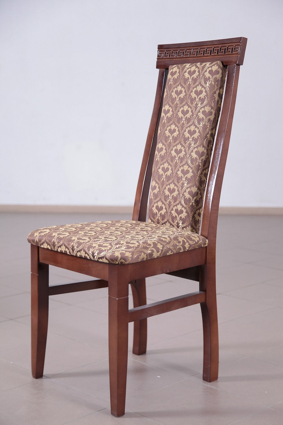 Miniatura: Korona klasikinė kėdė su tamsaus medžio rėmu ir ornamentuotu audiniu – elegantiškas pasirinkimas svetainei, valgomajam ar rep