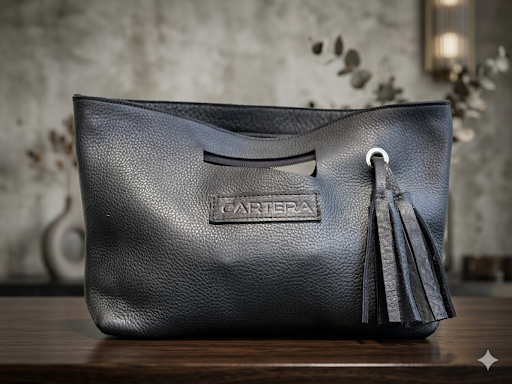 Signature clutch - Black