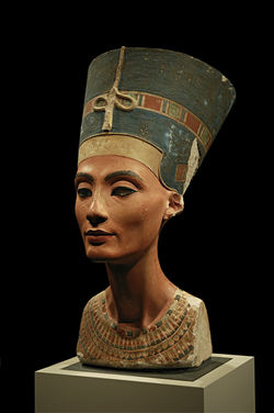 Buste de Nefertiti, vers -1345 av. J.C