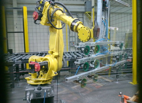 Robot Moving Glass Sheet