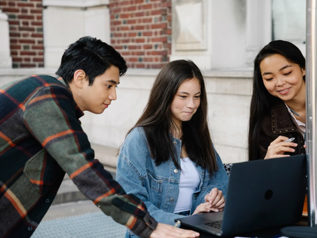Students studying outside during summer tutoring in Denver and Boulder