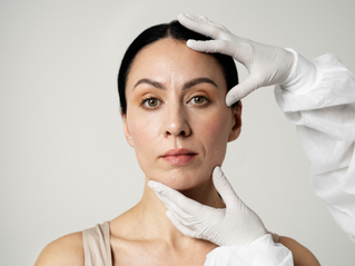 Dream Clinic skin lifting aging woman