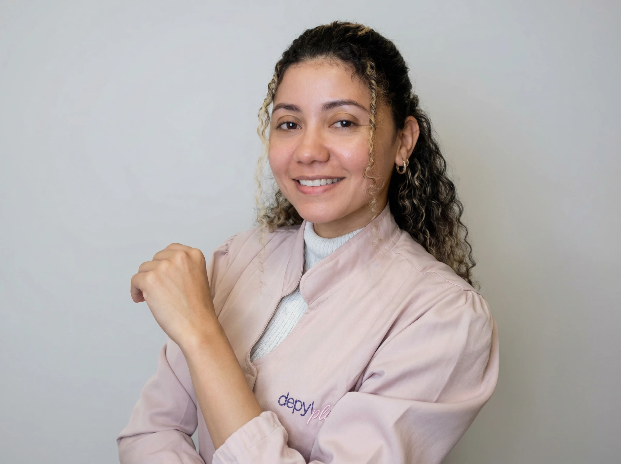 pamela-gonçalves-depyl-plus-retrato-profissional.webp