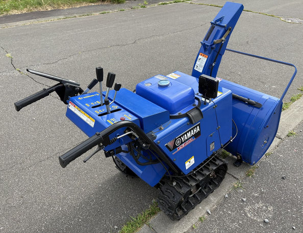 中古除雪機　ヤマハ　YS870　左斜め横