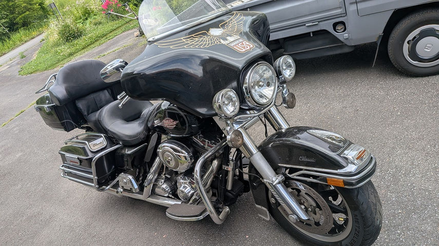 中古バイク ハーレーダビッドソン FLHTC1580 右フロント