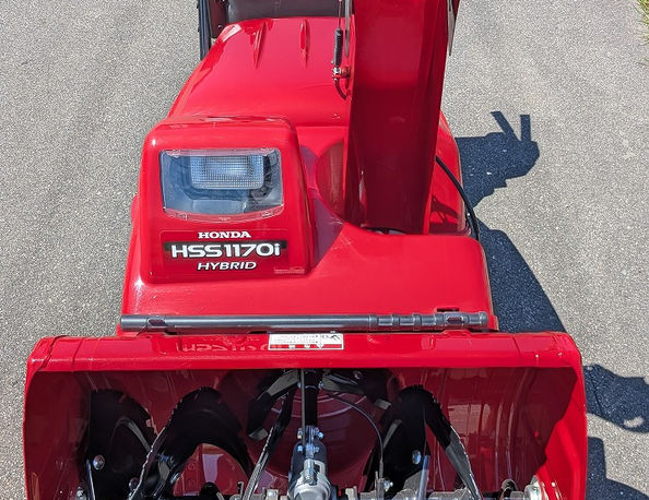ホンダ ハイブリッド除雪機 HSS1170i 正面