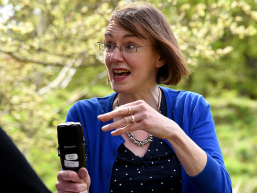 How to interrupt and keep the conversation – and content – flowing