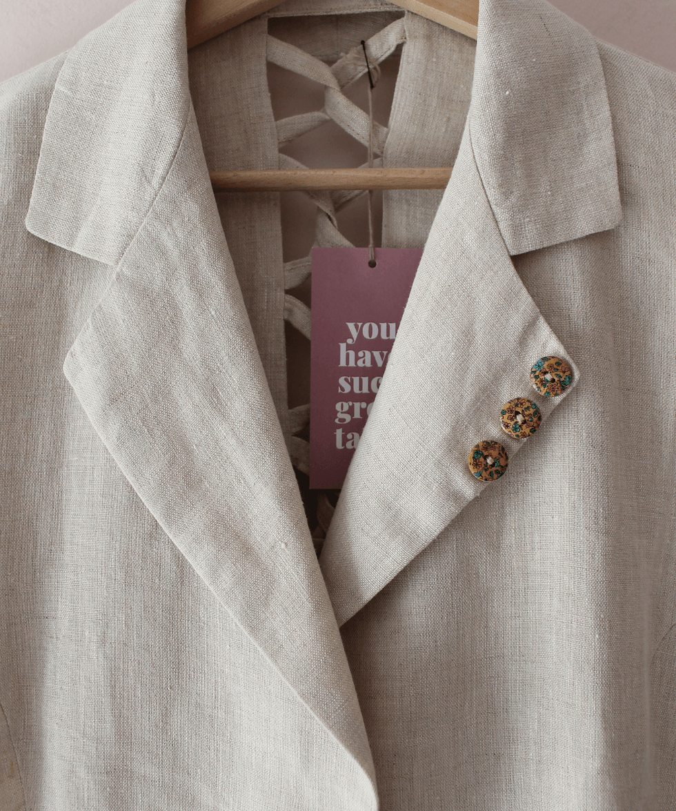Thumbnail: 90s Vintage Statement Linen Blazer in Sandy Beige (EU44)