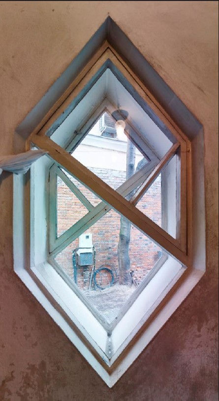 44. Konstantin Melnikov Casa a Mosca 1919.jpg