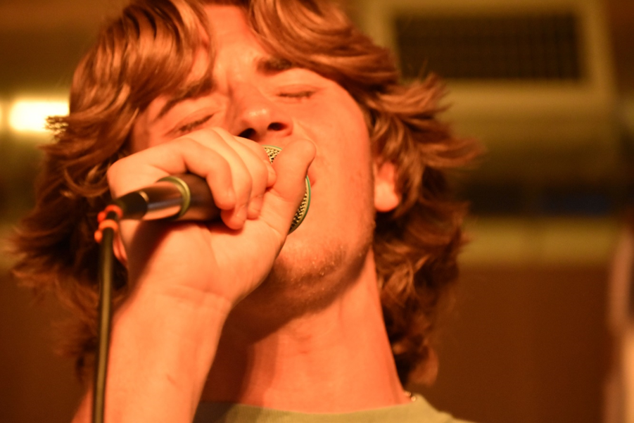 Dom Ellis pouring his heart into the mic at Pink Trailer Productions—where passion meets performance. 🎤🔥 #PinkTrailerProductions #DomEllisLive #SoulfulSound