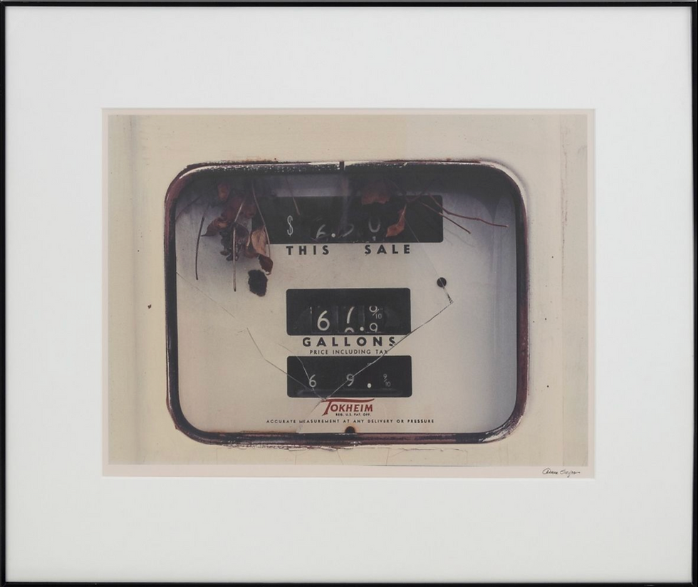 Anne Sager - "69 c Un galón” - siglo XXI - Impresión cromogénica - 24,1 × 20,3 cm