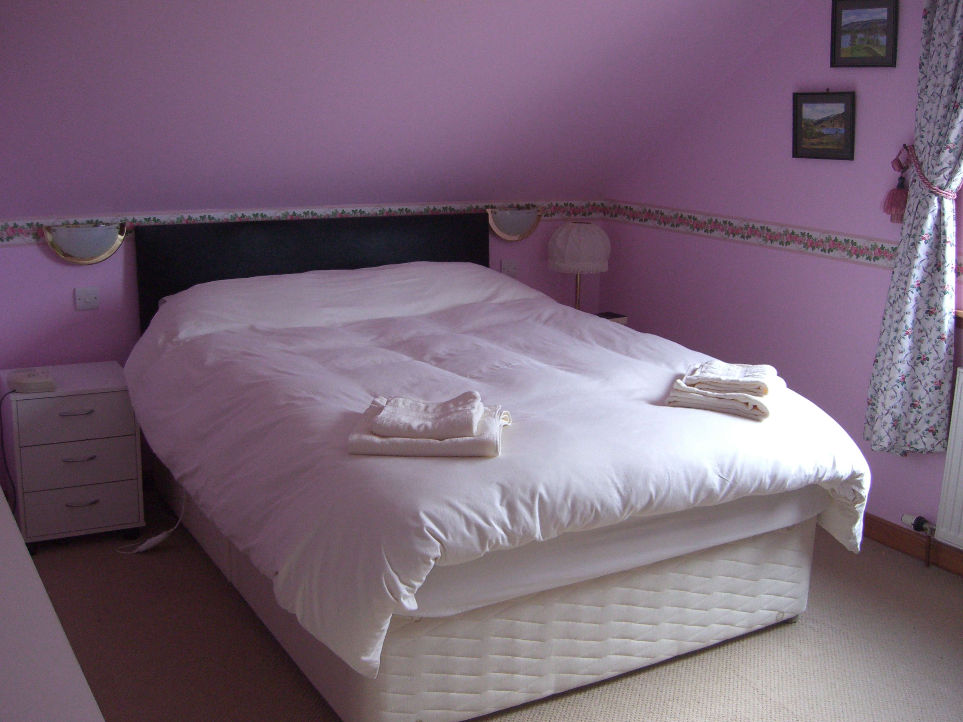 Heather king size bed