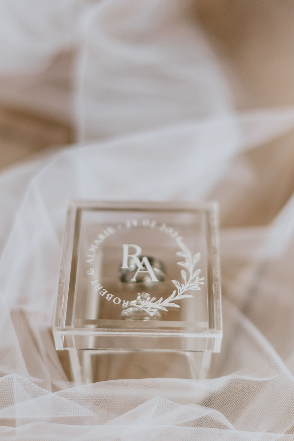 Thumbnail: Acrylic ring box