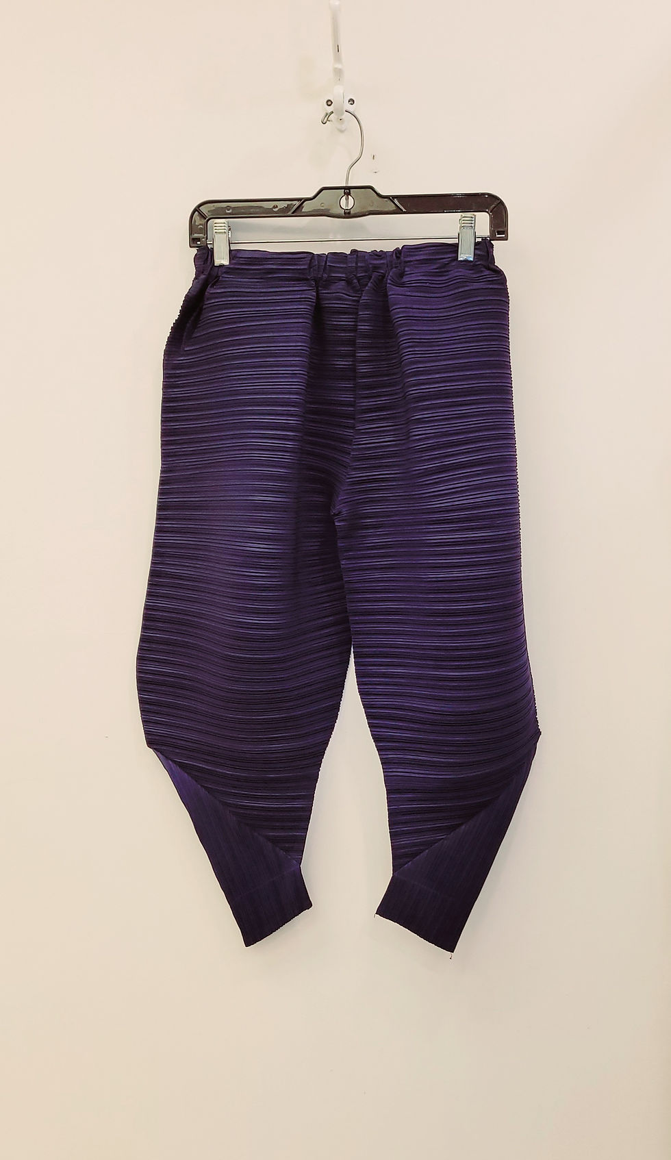 Thumbnail: Pleated Capri pants(pre order)