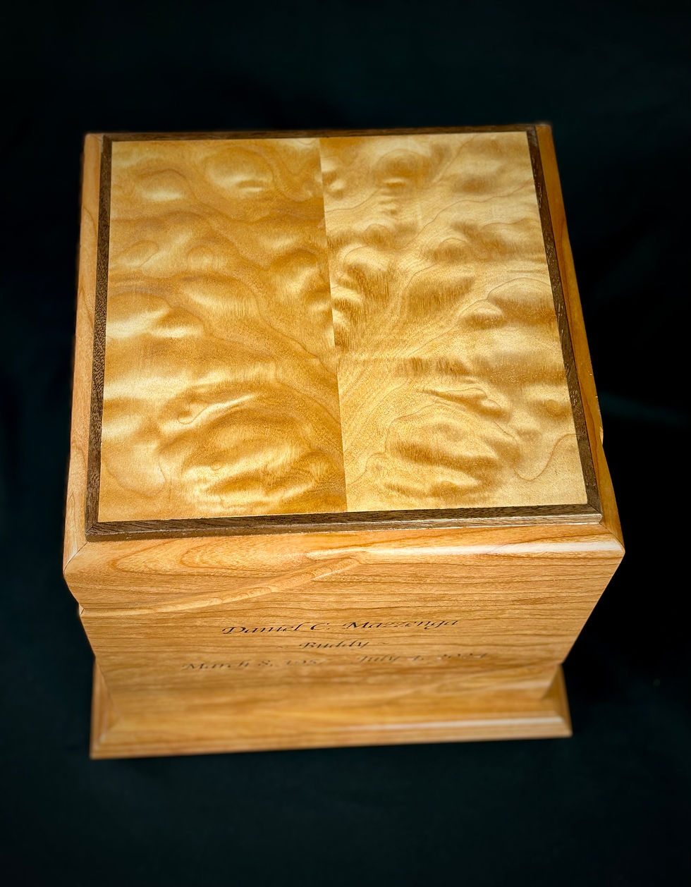 Thumbnail: Custom Cremation Urns