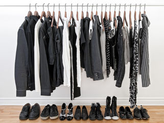 Como organizar um guarda roupas.