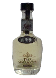 Tres Generaciones 2_edited.png