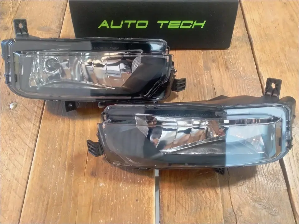 Front Fog Light Lamps Drivers & Passenger with Halogen Bulbs  VW Transporter T6