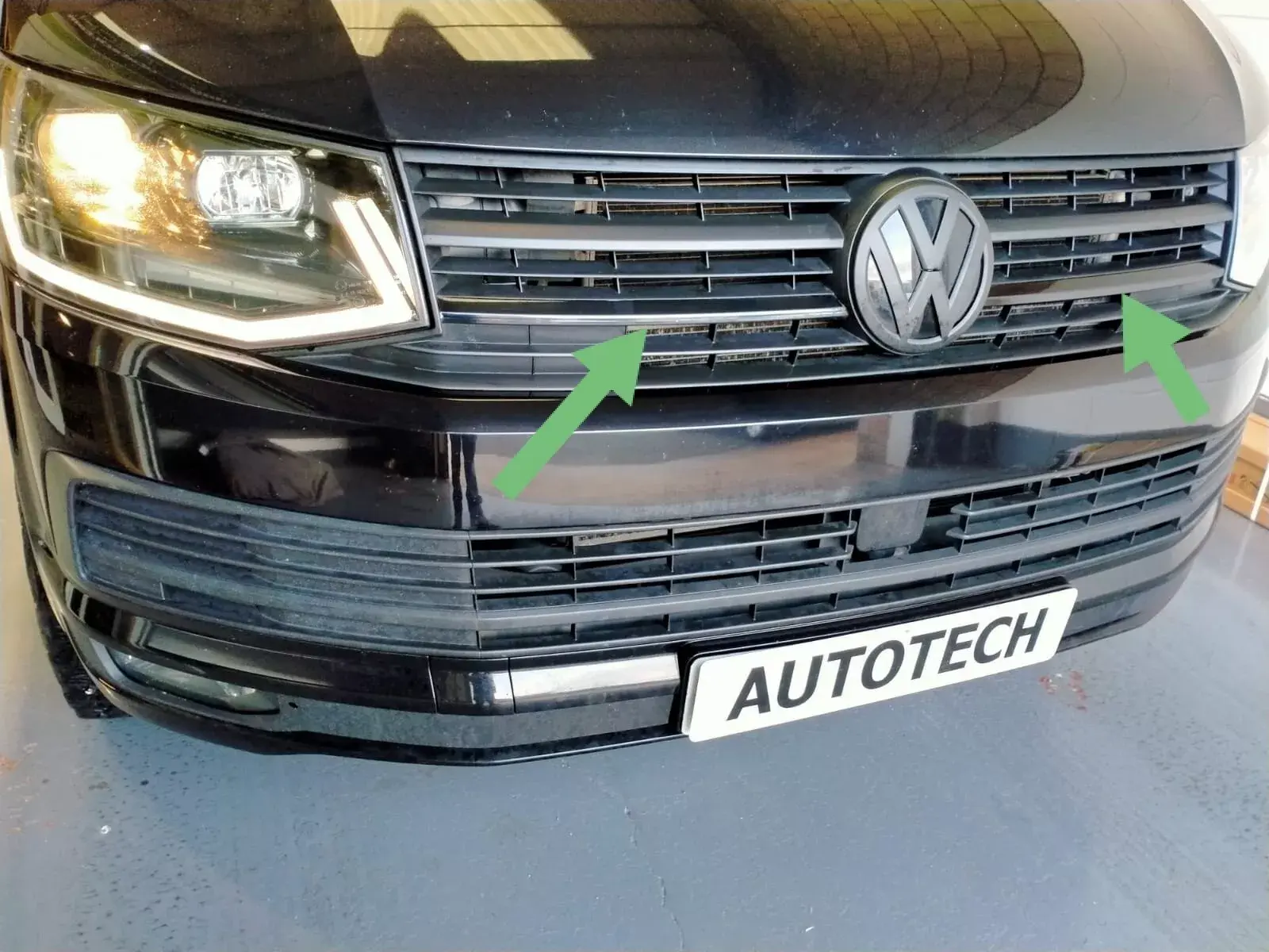 Gloss Black De-chroming Tape Vinyl Upper Grille Fits VW T6 CADDY MK4 5m 30mm