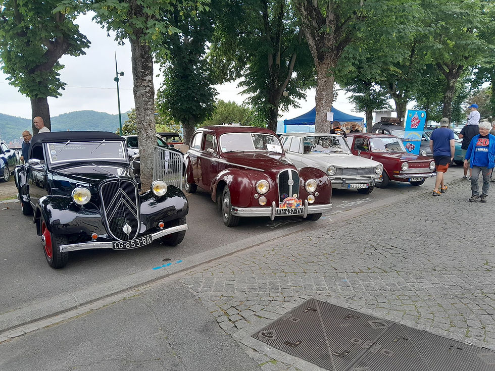 Le D Day anime les rues de Saint Gaudens avec des véhicules anciens