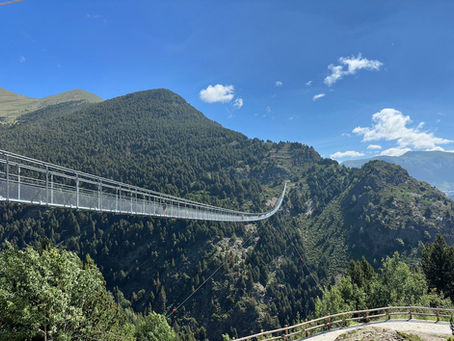 Le pont tibétain de Canillo en Andorre, l'une des attractions phares de l'été.