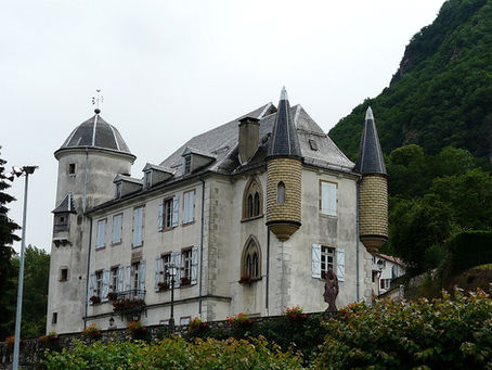 Le château de Cierp-Gaud, cadre du marché nocturne organisé le 14 août.