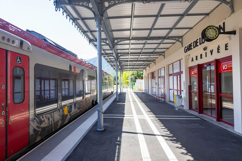 Train liO en gare de Luchon pour rejoindre le lac d’Oô