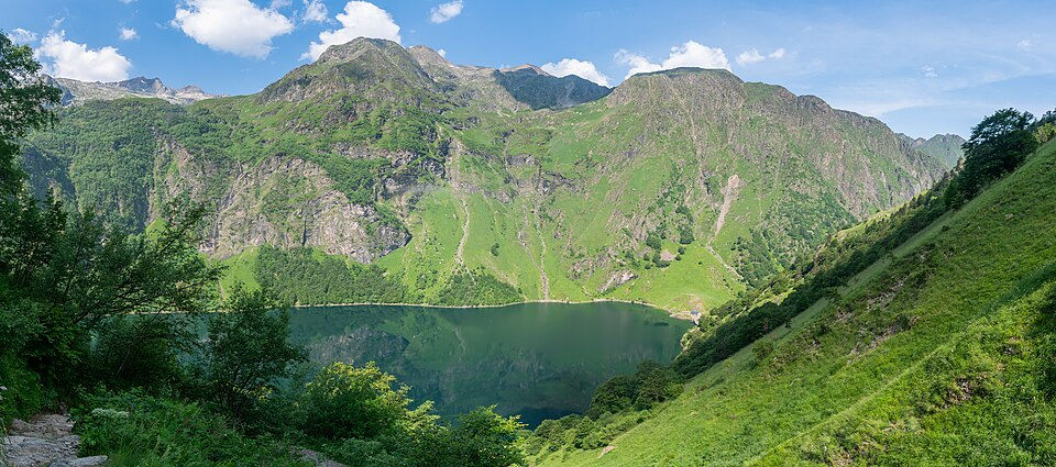 Lac d’Oô dans les Pyrénées, au cœur du système hydroélectrique du Luchonnais
