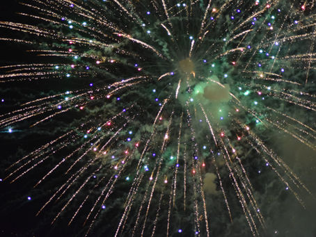 Feu d’artifice illustrant l’annulation du spectacle du 15 août à Boulogne-sur-Gesse