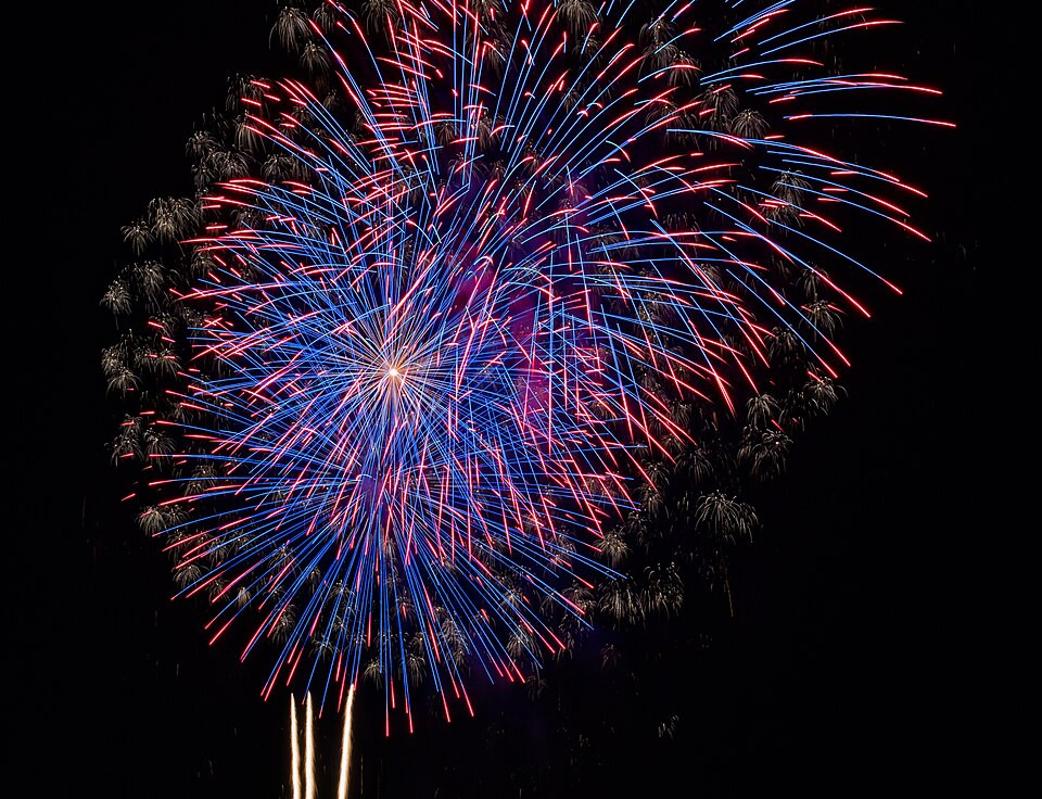 Feu d’artifice illustrant la fête de Saint-Gaudens dans le Comminges