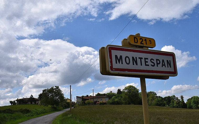 Entrée du village de Montespan dans le Comminges