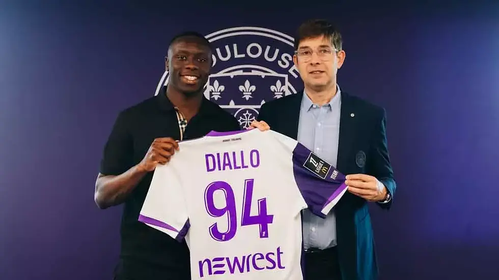 Ismaïl Diallo lors de l’officialisation de sa signature avec le Toulouse FC pour le mercato estival 2026.