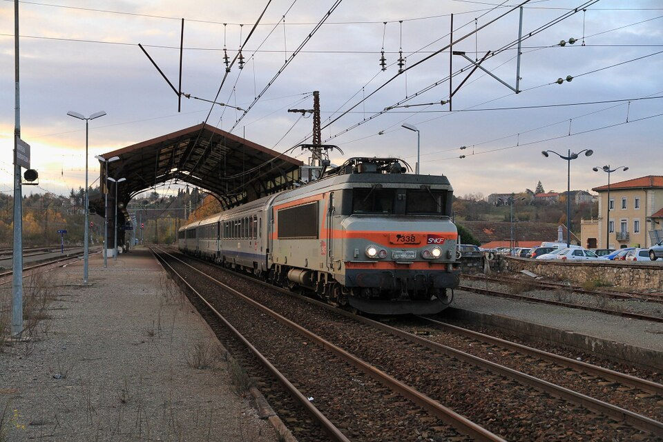 Train en gare de Montréjeau-Gourdan-Polignan dans le Comminges