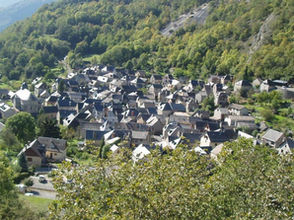 Vue de la commune de Boutx, où est située la station du Mourtis, après un incendie survenu dans la nuit de mardi à mercredi.