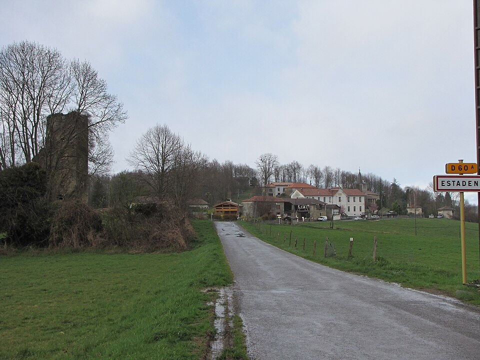 Vue générale du village d’Estadens en Haute-Garonne