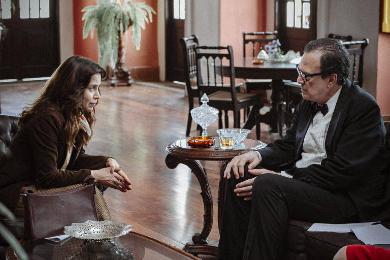 Estrelado por Mel Lisboa e dirigido por André Sturm, A Conspiração Condor (2026) é o thriller político nacional que retrata uma investigação jornalística da década de 1970