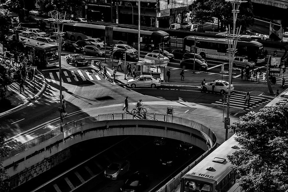 Primeiro romance de Natalia Timerman, Copo Vazio é o livro best-seller que apresenta o drama sentimental de uma mulher vítima de ghosting após se apaixonar por um rapaz que conheceu num aplicativo de relacionamento