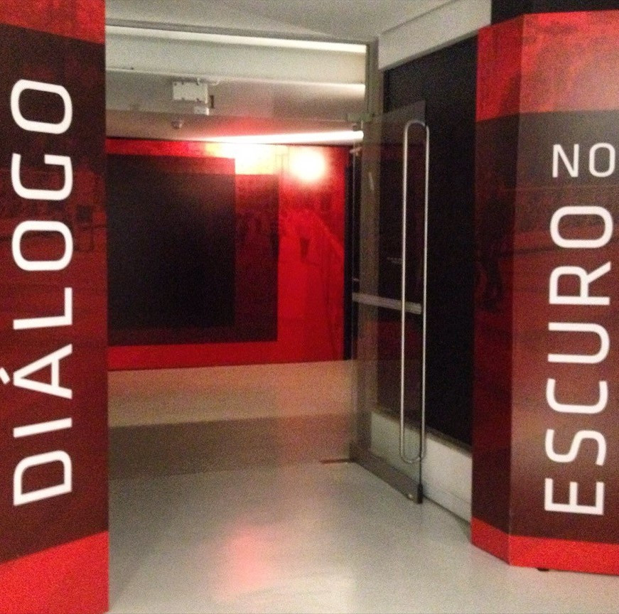 Diálogo no Escuro