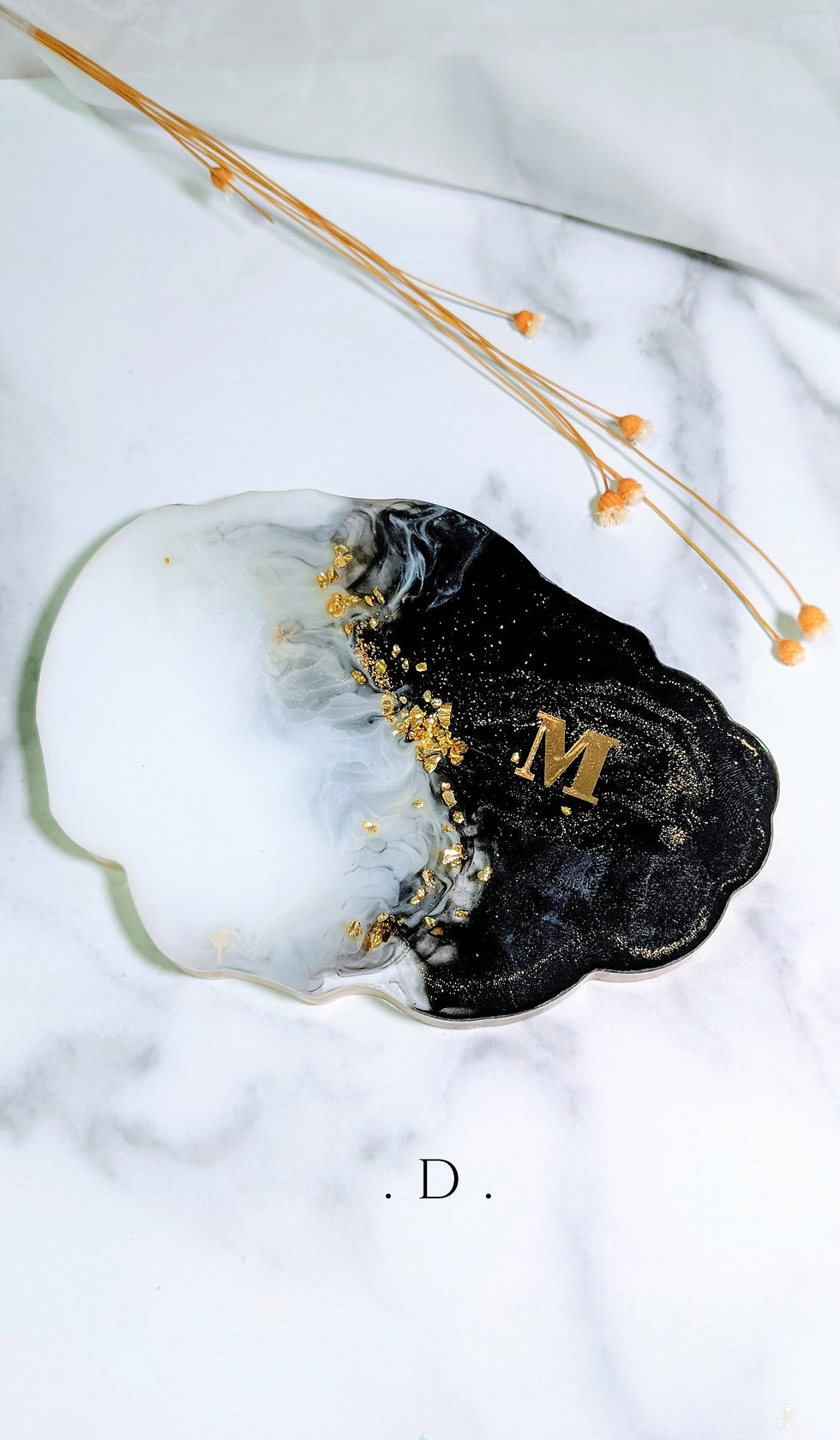 Thumbnail: Yin Yang gold abstract coasters