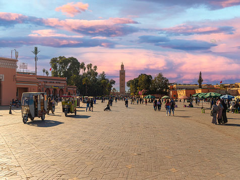 Jemaa el Fna, la piazza principale di Marrakech sempre presente come visita della città della sua medina nei nostri viaggi in Marocco