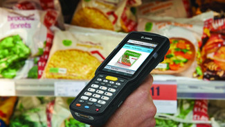 mc3300-gun-scan-retail-closeup-c12918-web-72dpi.jpeg