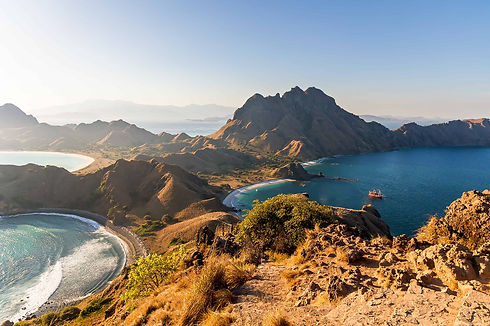 La Galigo Liveaboard - Padar Island 2.jpg