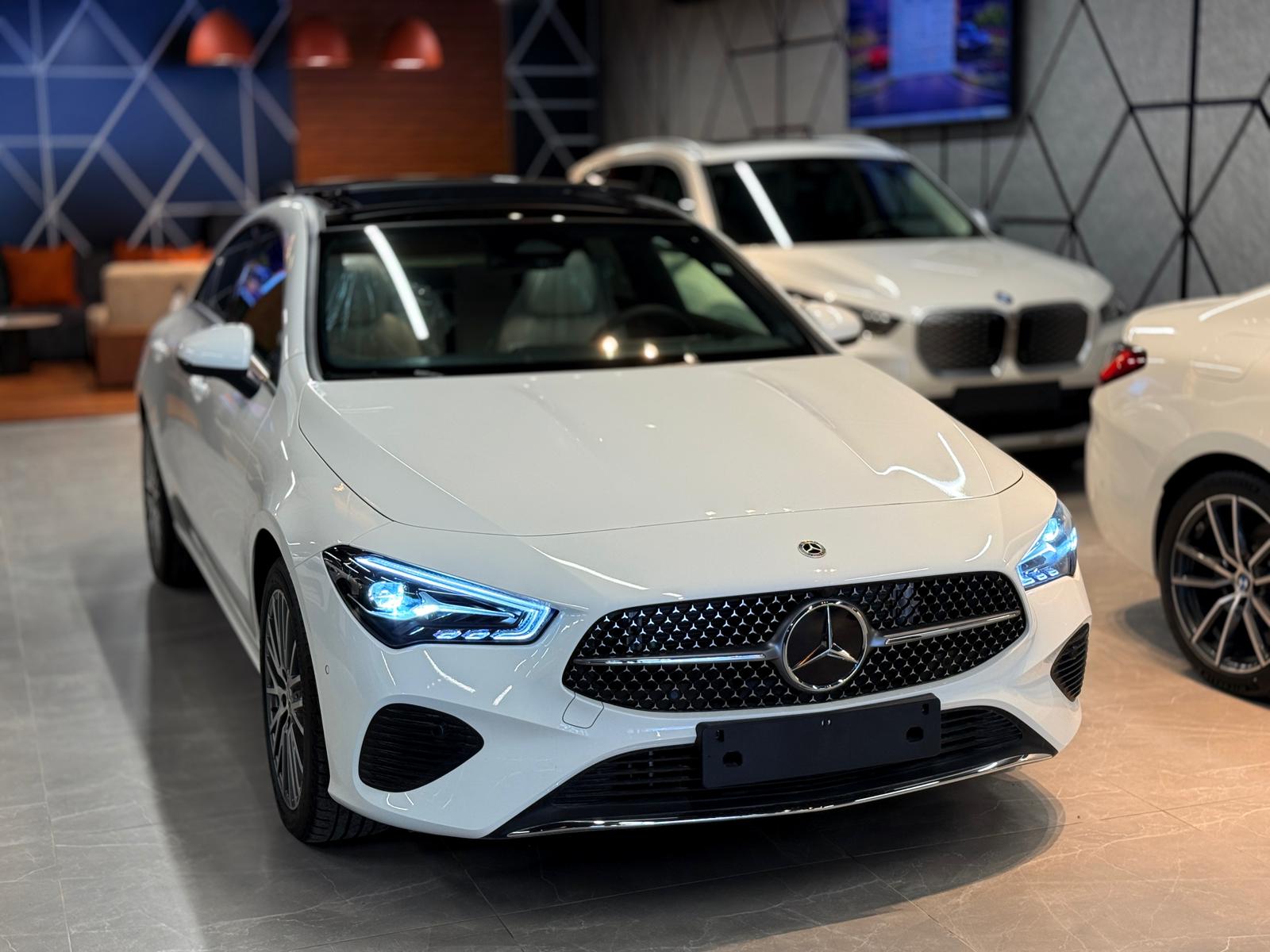 תמונות רכב מרצדס CLA180