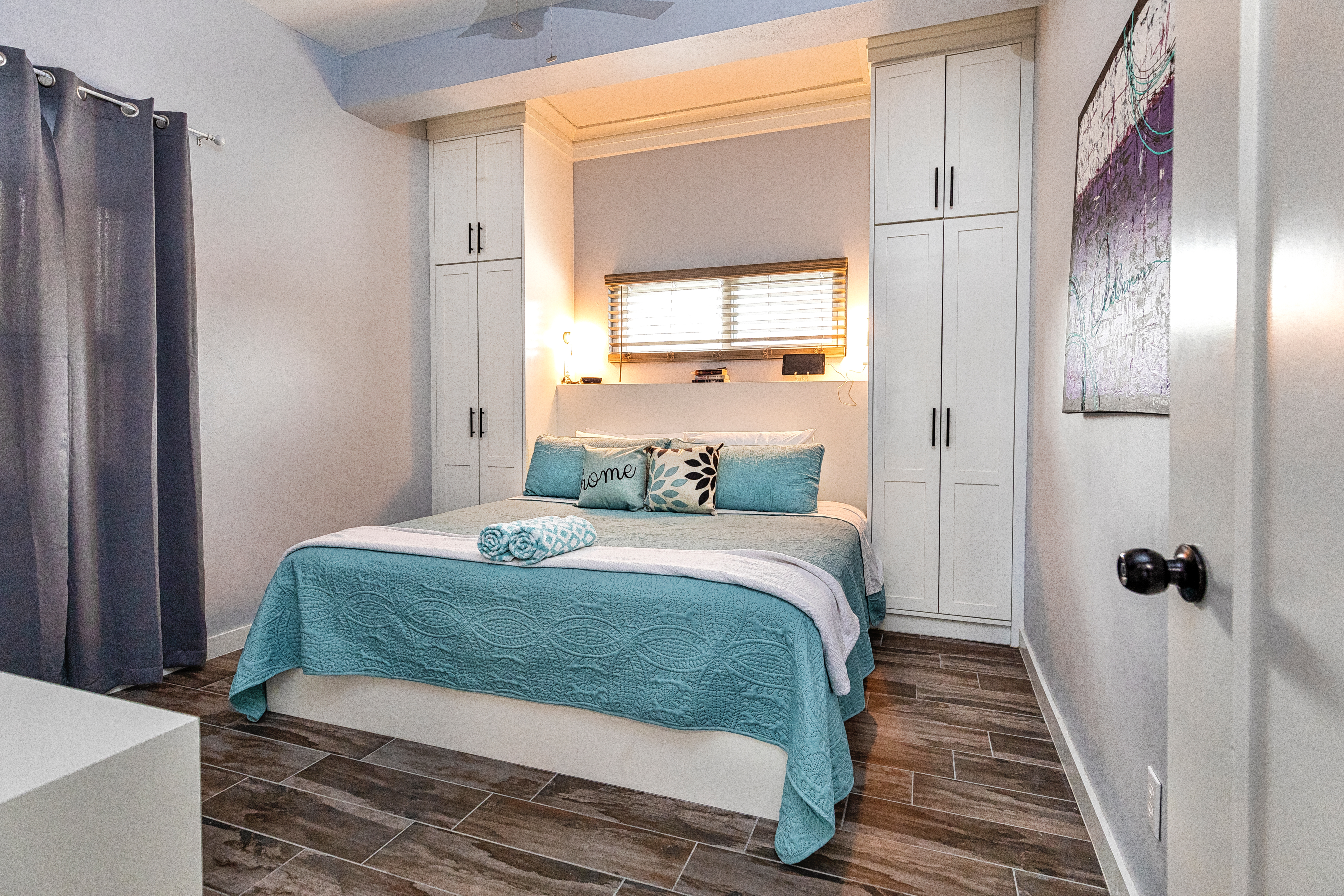 Villa Bedroom - comfy, new king bed