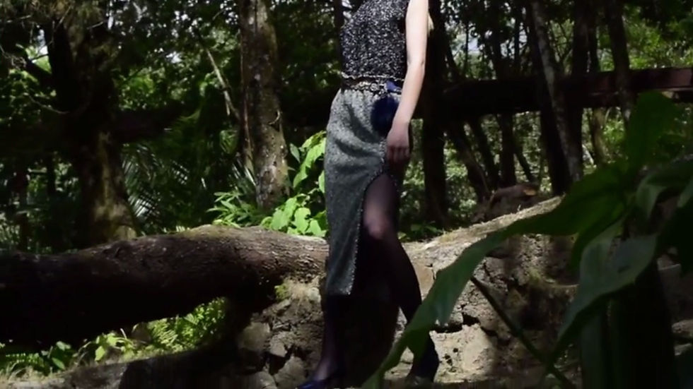 Miniatura: The Olivia Blouse